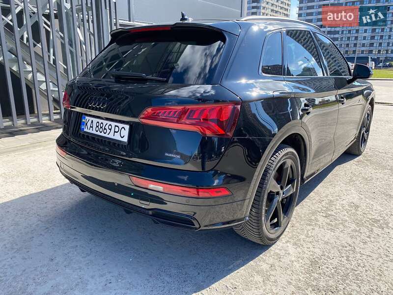Внедорожник / Кроссовер Audi Q5 2020 в Киеве