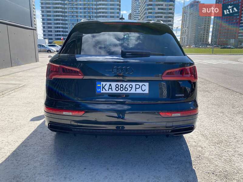 Внедорожник / Кроссовер Audi Q5 2020 в Киеве