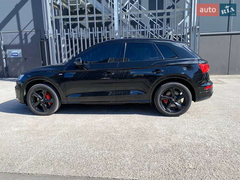 Внедорожник / Кроссовер Audi Q5 2020 в Киеве