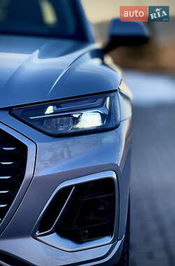 Позашляховик / Кросовер Audi Q5 2021 в 