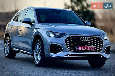 Позашляховик / Кросовер Audi Q5 2021 в 