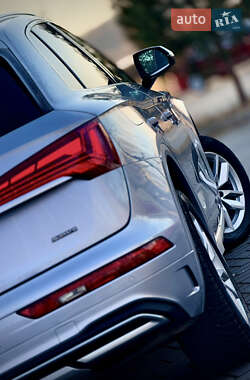 Позашляховик / Кросовер Audi Q5 2021 в 