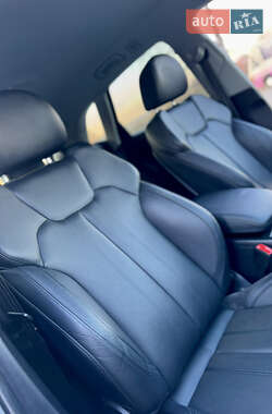 Позашляховик / Кросовер Audi Q5 2021 в 
