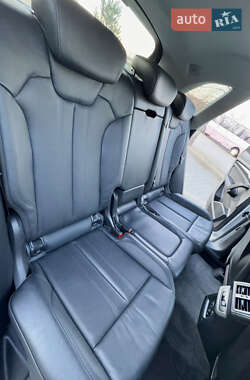 Позашляховик / Кросовер Audi Q5 2021 в 