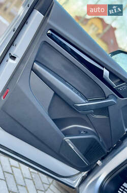 Позашляховик / Кросовер Audi Q5 2021 в 