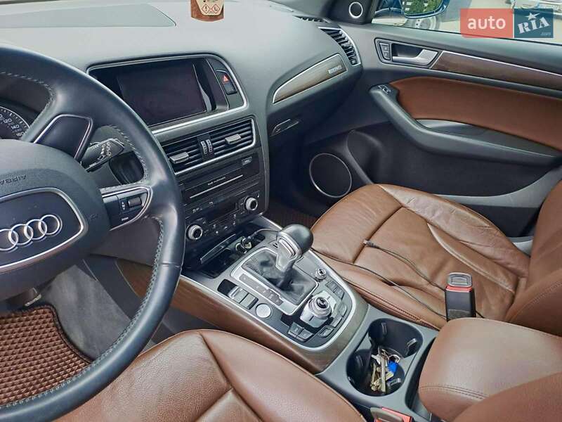 Внедорожник / Кроссовер Audi Q5 2015 в Каменец-Подольском