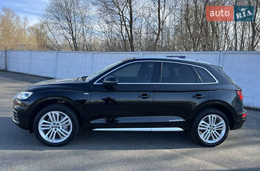 Позашляховик / Кросовер Audi Q5 2018 в 