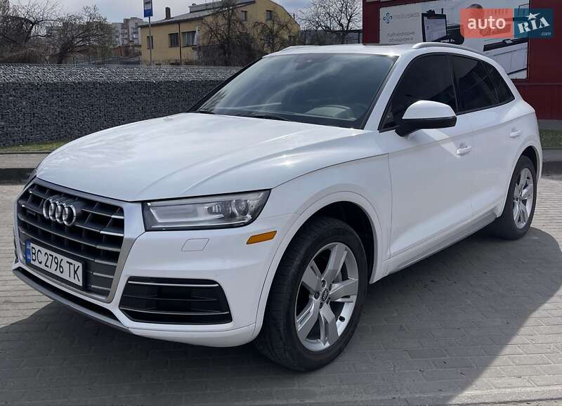 Позашляховик / Кросовер Audi Q5 2017 в Львові