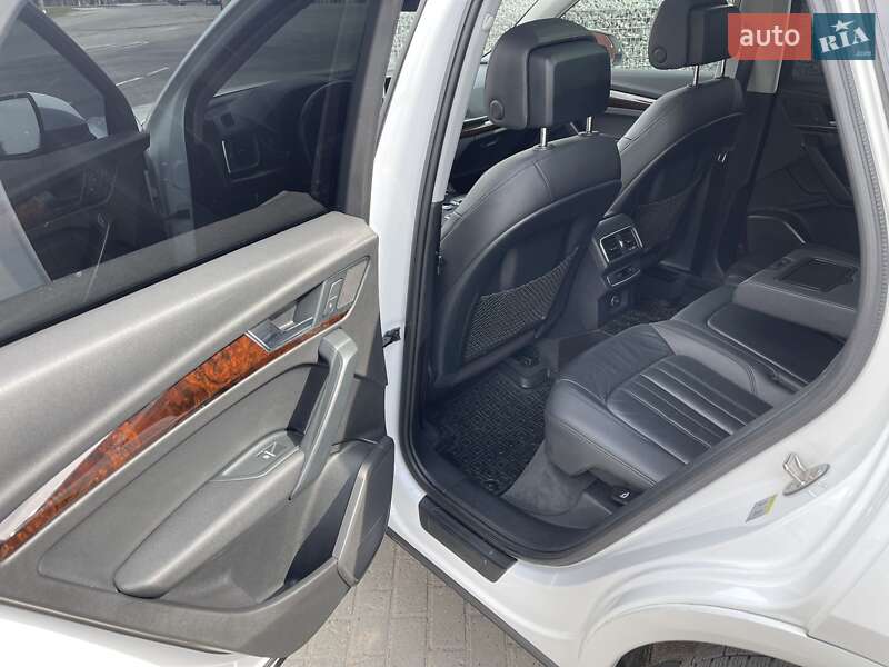 Позашляховик / Кросовер Audi Q5 2017 в Львові