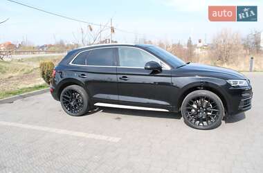 Внедорожник / Кроссовер Audi Q5 2018 в 