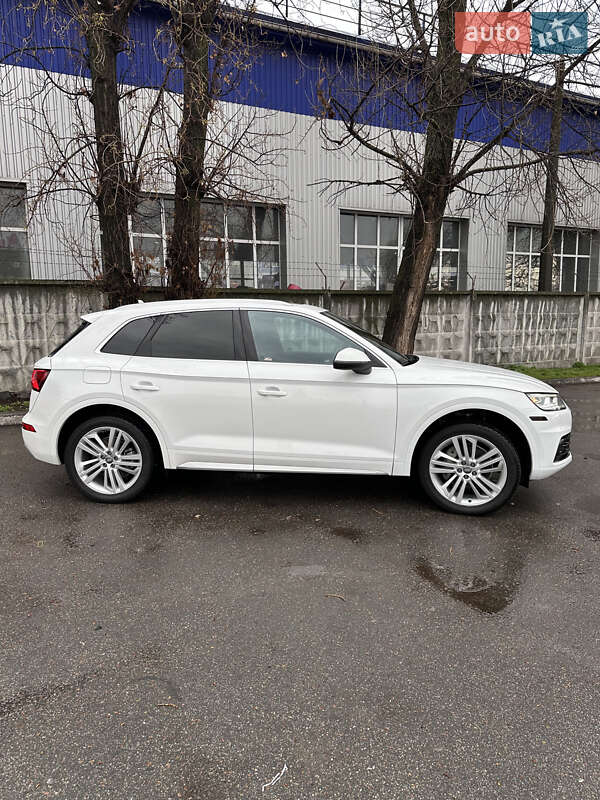 Внедорожник / Кроссовер Audi Q5 2017 в Киеве