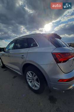 Внедорожник / Кроссовер Audi Q5 2022 в 