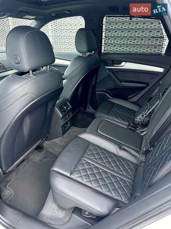 Позашляховик / Кросовер Audi Q5 2021 в Києві