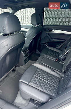 Внедорожник / Кроссовер Audi Q5 2021 в 