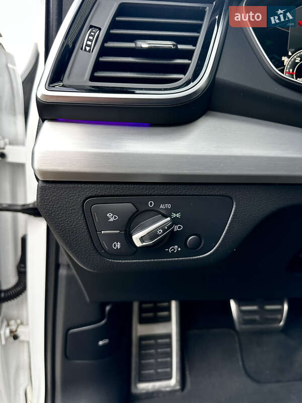 Позашляховик / Кросовер Audi Q5 2021 в Києві