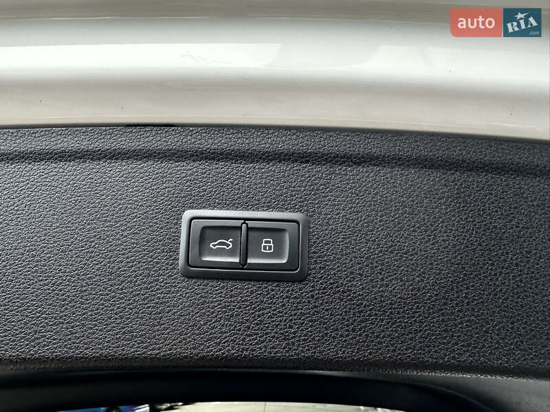 Внедорожник / Кроссовер Audi Q5 2021 в Киеве