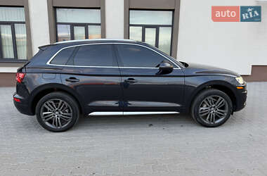 Позашляховик / Кросовер Audi Q5 2017 в 