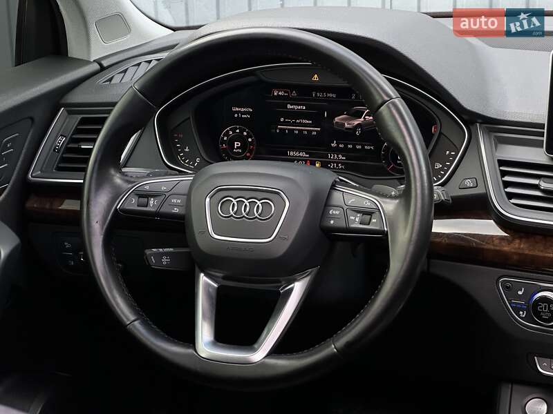 Позашляховик / Кросовер Audi Q5 2017 в Мукачевому