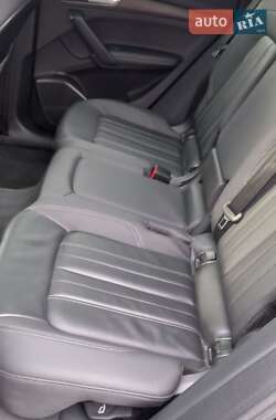 Внедорожник / Кроссовер Audi Q5 2022 в 