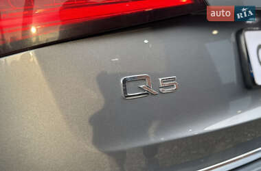 Позашляховик / Кросовер Audi Q5 2015 в 