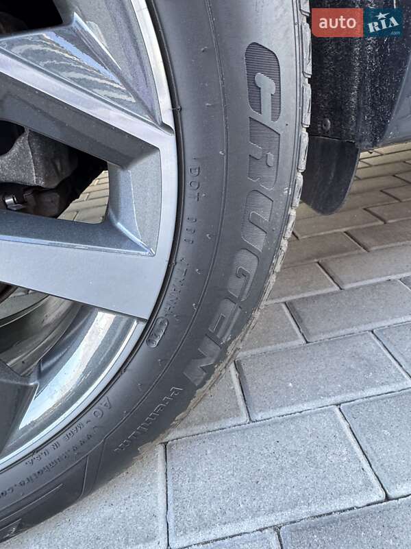 Внедорожник / Кроссовер Audi Q5 2020 в Киеве