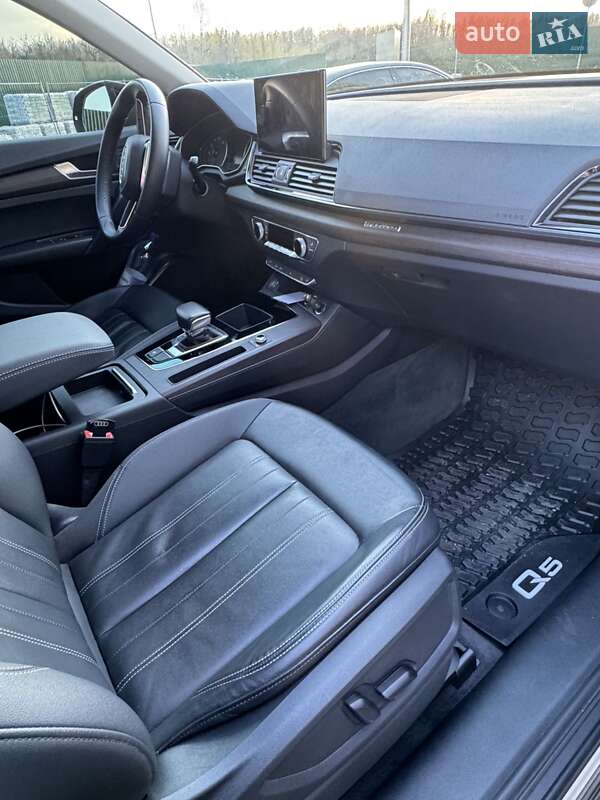 Внедорожник / Кроссовер Audi Q5 2020 в Киеве