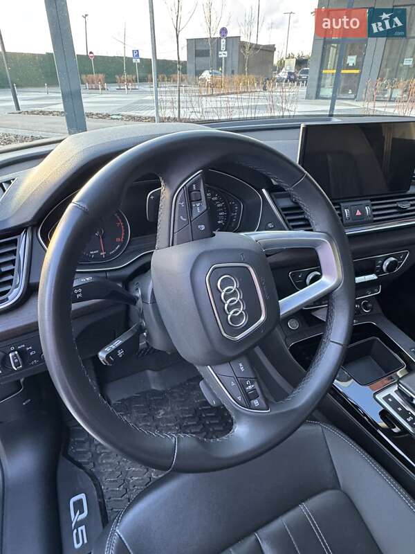 Внедорожник / Кроссовер Audi Q5 2020 в Киеве