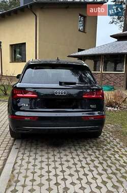 Позашляховик / Кросовер Audi Q5 2017 в 