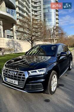 Внедорожник / Кроссовер Audi Q5 2017 в 