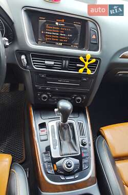 Внедорожник / Кроссовер Audi Q5 2011 в 