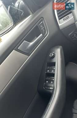 Внедорожник / Кроссовер Audi Q5 2010 в 