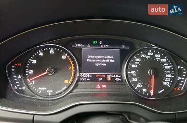Внедорожник / Кроссовер Audi Q5 2022 в 