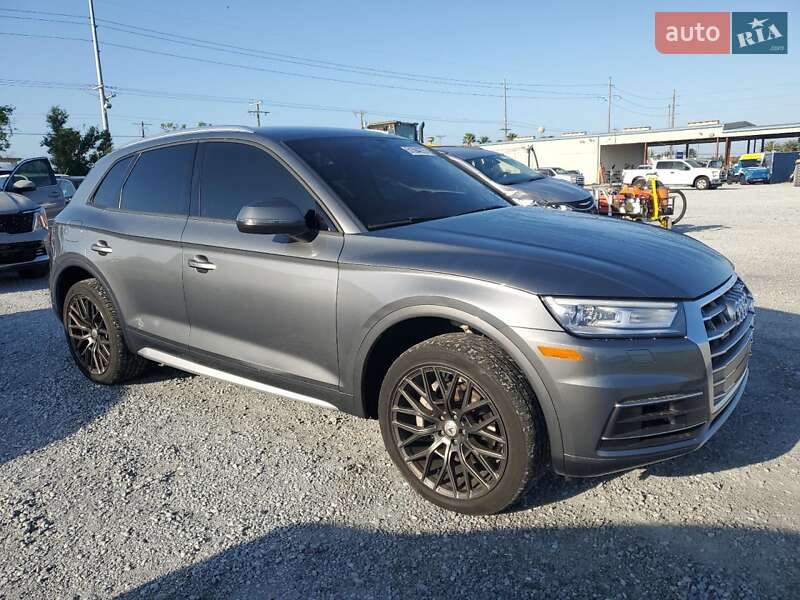 Внедорожник / Кроссовер Audi Q5 2017 в 
