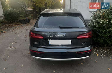 Внедорожник / Кроссовер Audi Q5 2018 в 