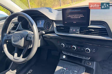 Внедорожник / Кроссовер Audi Q5 2018 в 