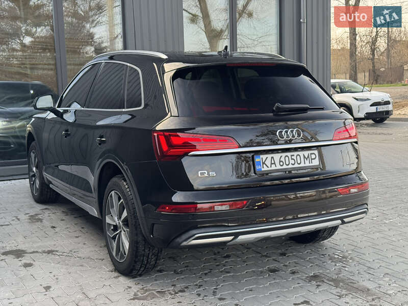Позашляховик / Кросовер Audi Q5 2020 в Києві