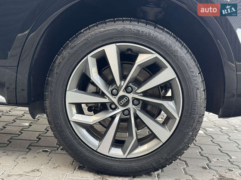 Позашляховик / Кросовер Audi Q5 2020 в Києві