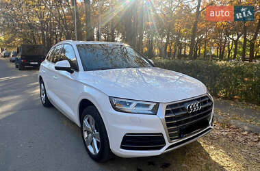 Позашляховик / Кросовер Audi Q5 2017 в 