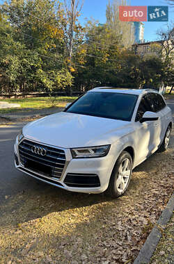 Внедорожник / Кроссовер Audi Q5 2017 в Одессе