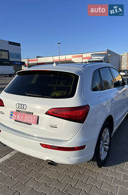 Позашляховик / Кросовер Audi Q5 2016 в 