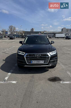 Внедорожник / Кроссовер Audi Q5 2017 в 