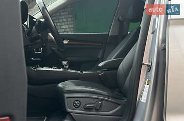 Внедорожник / Кроссовер Audi Q5 2017 в 