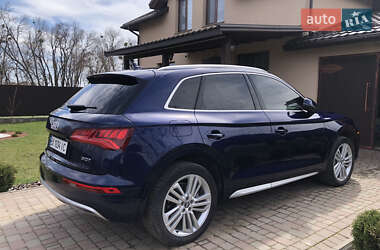 Внедорожник / Кроссовер Audi Q5 2017 в 