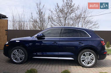 Внедорожник / Кроссовер Audi Q5 2017 в 