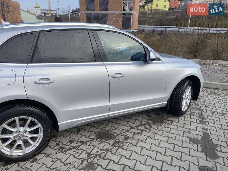 Позашляховик / Кросовер Audi Q5 2010 в Львові