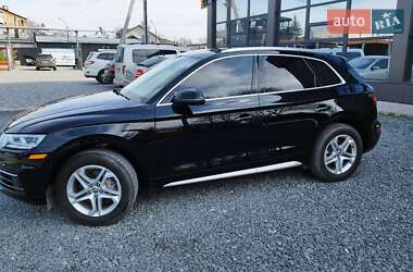 Внедорожник / Кроссовер Audi Q5 2018 в 