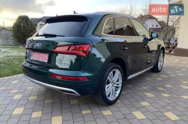 Позашляховик / Кросовер Audi Q5 2018 в 