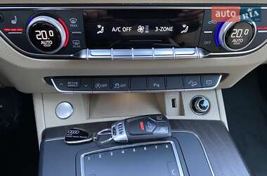Позашляховик / Кросовер Audi Q5 2018 в 