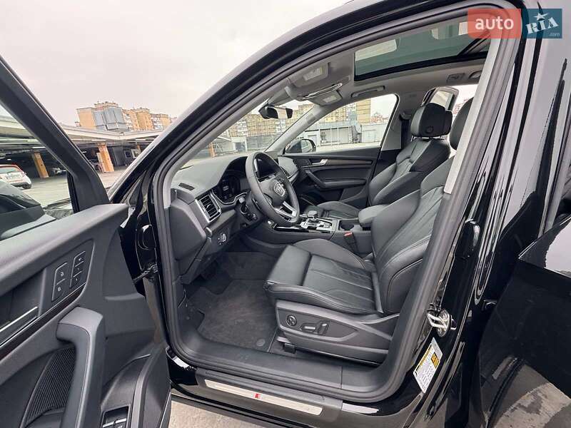 Внедорожник / Кроссовер Audi Q5 2024 в Киеве