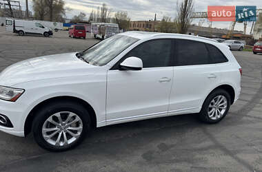 Позашляховик / Кросовер Audi Q5 2016 в 